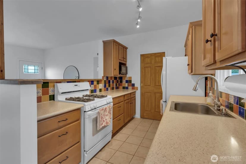 Property photo for 24855 16th Avenue S, Des Moines photo 16