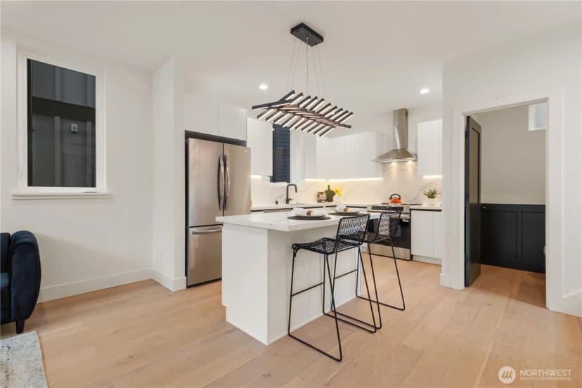 Property photo for 12032 Hiram Place Ne, Seattle photo 6