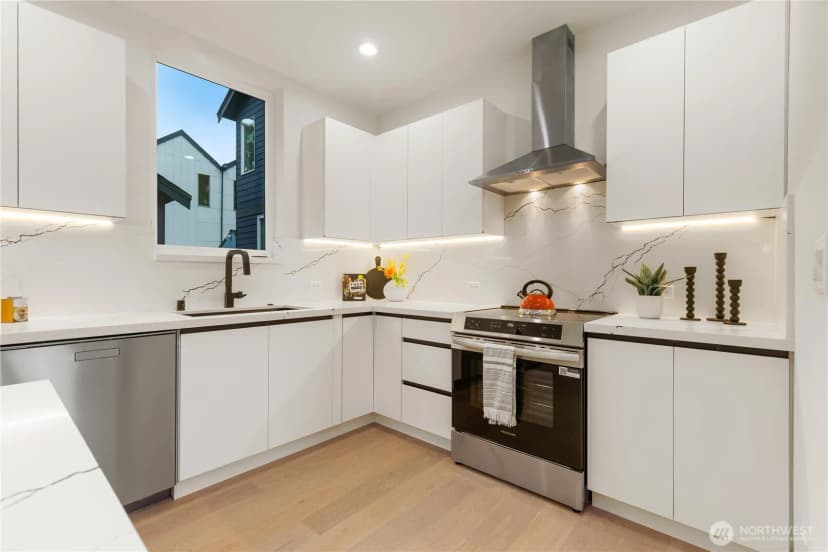 Property photo for 12032 Hiram Place Ne, Seattle photo 12