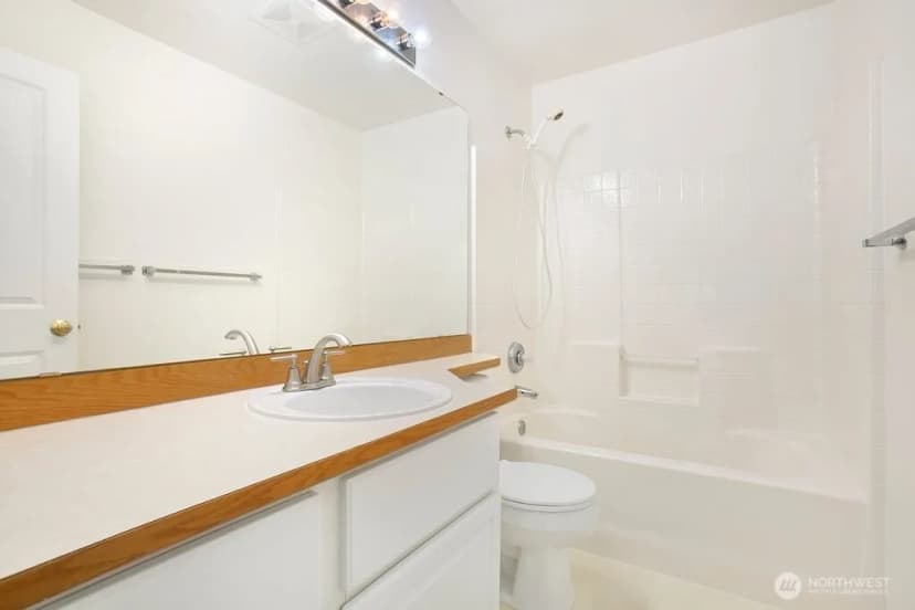 Property photo for 5301 164th Avenue Se, Bellevue photo 17