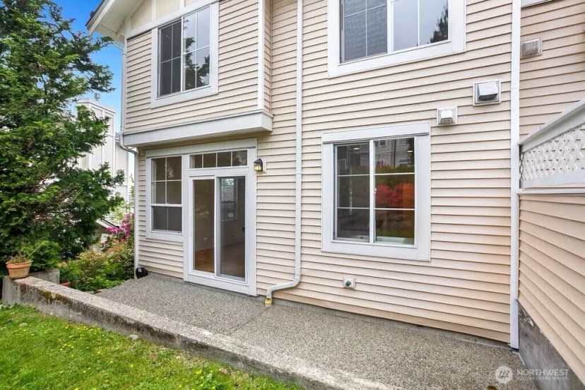 Property photo for 5301 164th Avenue Se, Bellevue photo 24