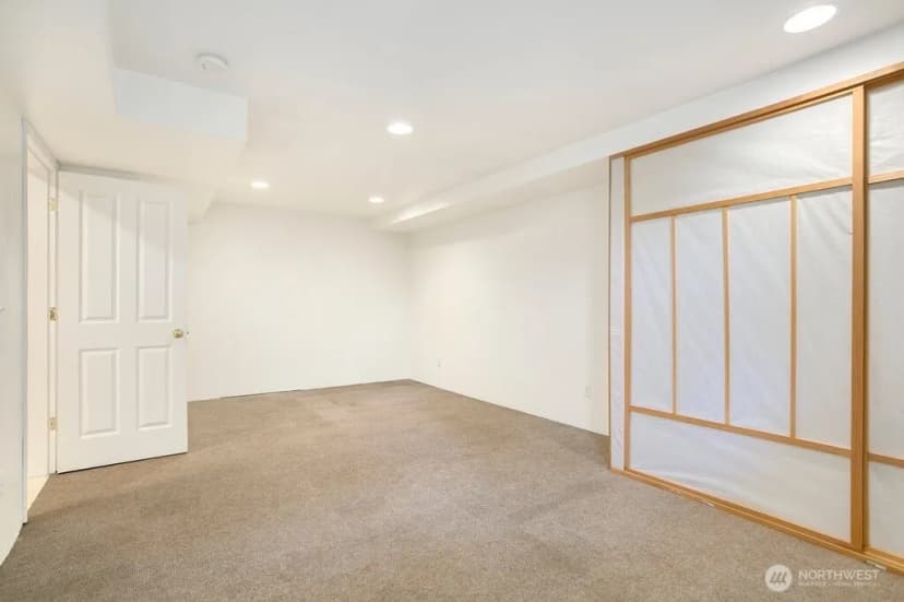 Property photo for 5301 164th Avenue Se, Bellevue photo 23