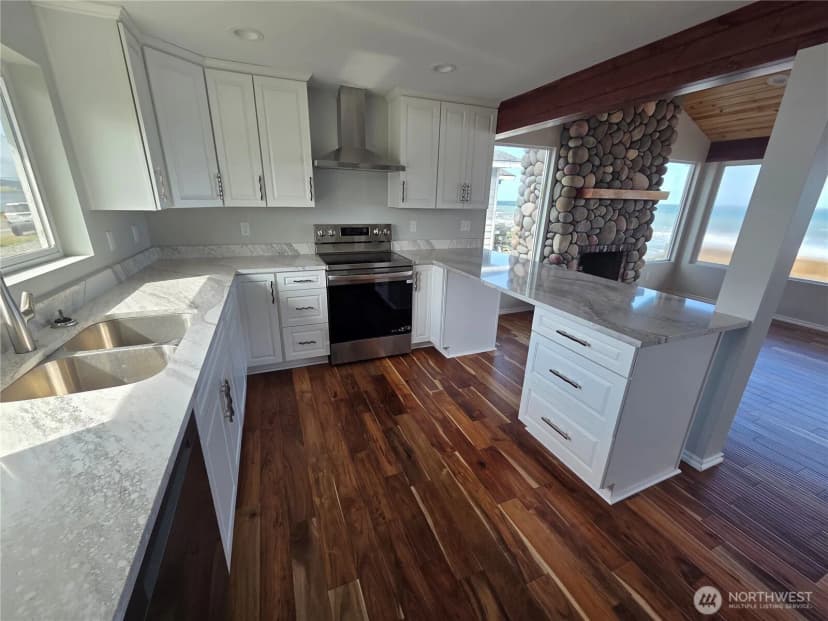 Property photo for 2629 W Beach Road, Oak Harbor photo 13