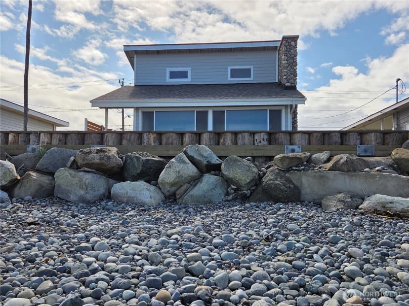 Property photo for 2629 W Beach Road, Oak Harbor