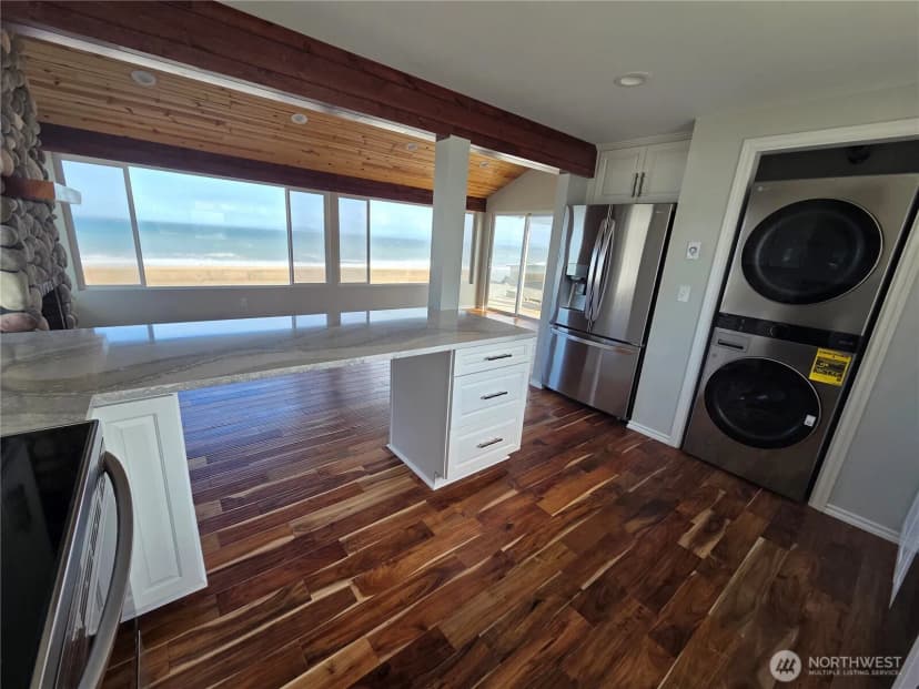 Property photo for 2629 W Beach Road, Oak Harbor photo 14