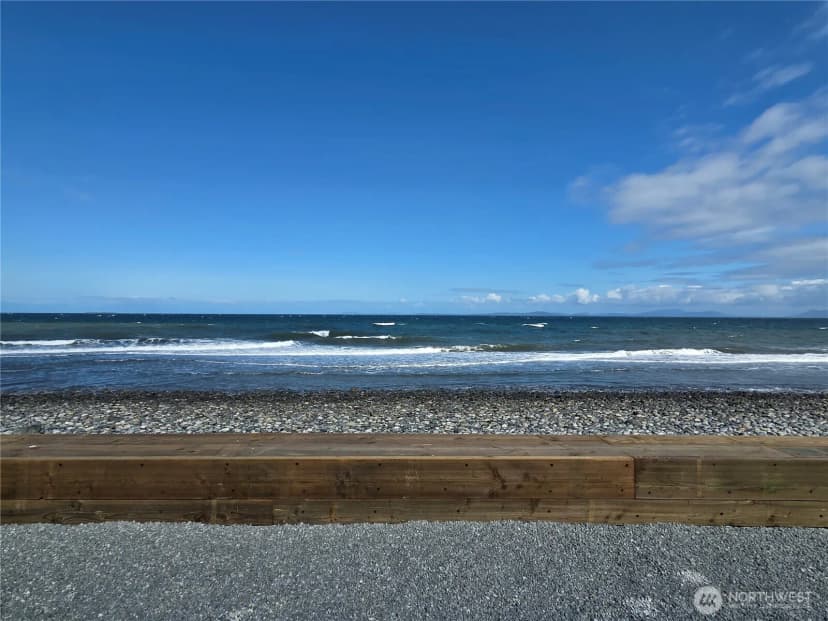 Property photo for 2629 W Beach Road, Oak Harbor photo 5