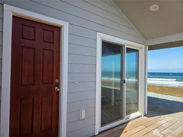 Property photo for 2629 W Beach Road, Oak Harbor photo 2