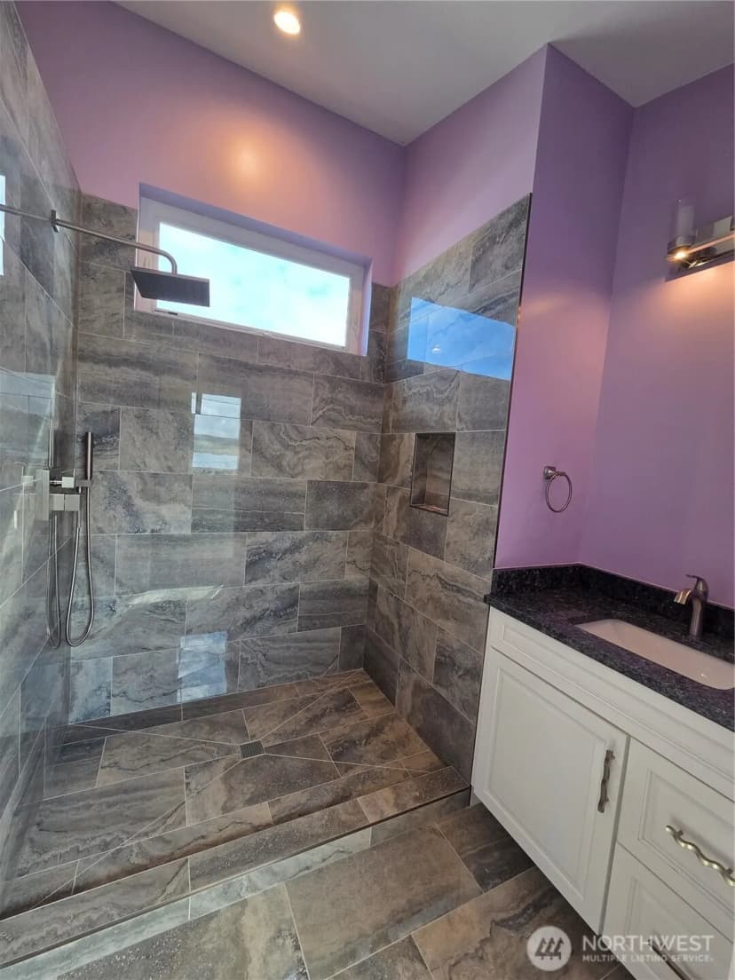 Property photo for 2629 W Beach Road, Oak Harbor photo 18