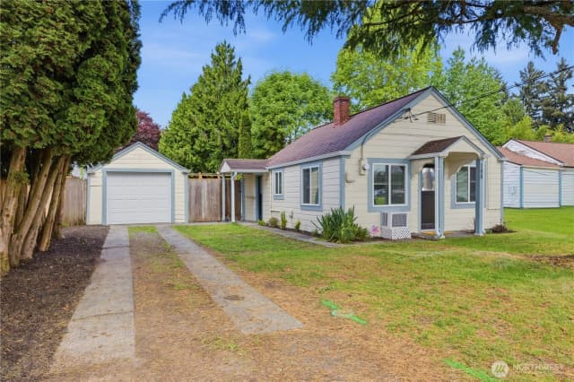 Property photo for 108 8th Street Nw, Puyallup