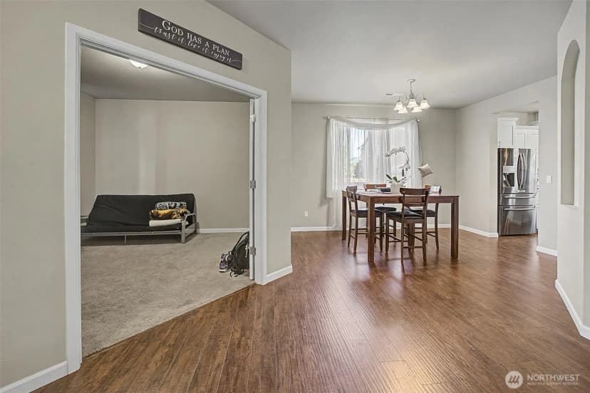 Property photo for 502 Carrier Avenue Sw, Orting photo 5