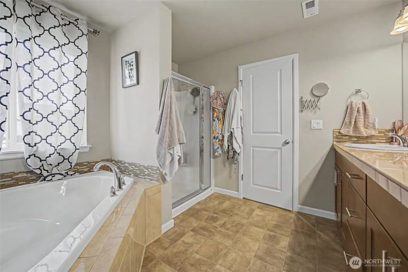 Property photo for 502 Carrier Avenue Sw, Orting photo 32