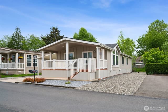 Property photo for 1226 Maple Drive, Enumclaw photo 2