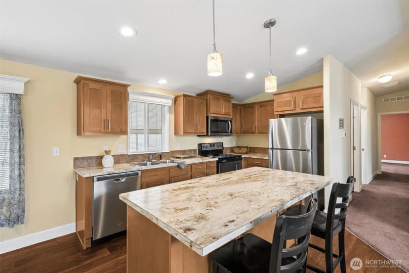 Property photo for 1226 Maple Drive, Enumclaw photo 6