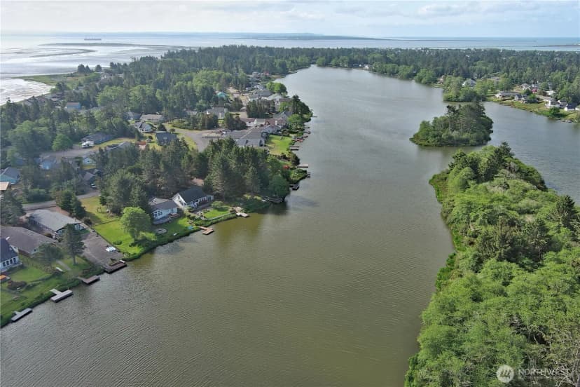 Property photo for 579 Blue Wing Loop Se, Ocean Shores photo 8