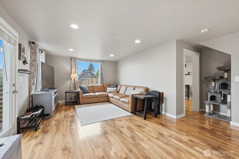 Property photo for 717 S 58th Street, Tacoma photo 6