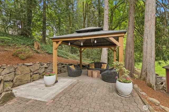Property photo for 1830 216th Place Ne, Sammamish photo 2