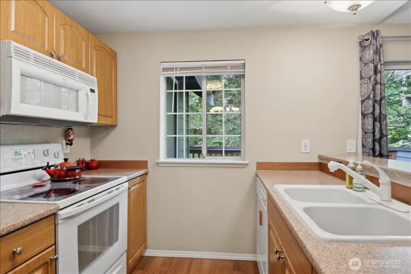 Property photo for 15433 Country Club Drive #e305, Mill Creek photo 8