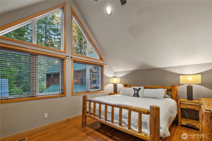 Property photo for 350 Redwood Lane, Ronald photo 19