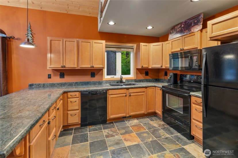 Property photo for 350 Redwood Lane, Ronald photo 14