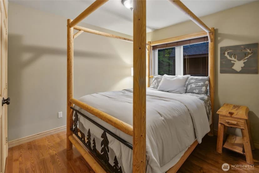 Property photo for 350 Redwood Lane, Ronald photo 16