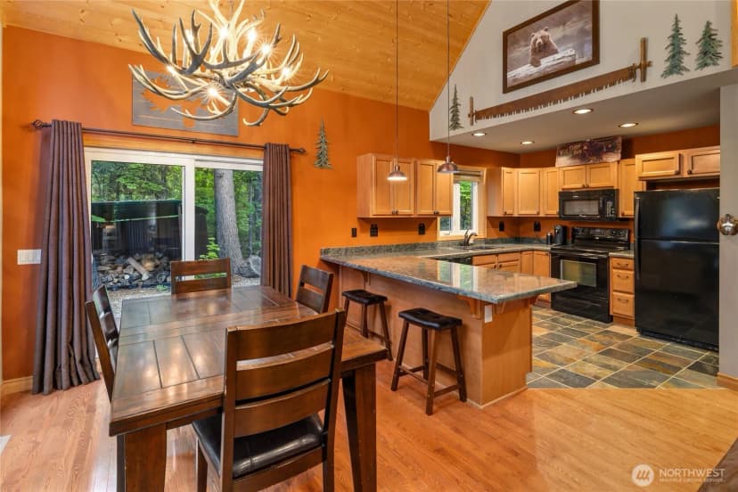 Property photo for 350 Redwood Lane, Ronald photo 10