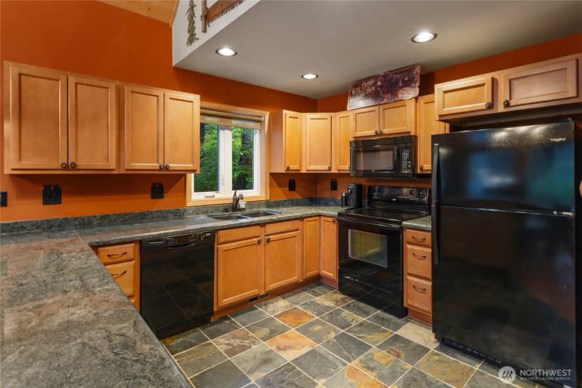 Property photo for 350 Redwood Lane, Ronald photo 13