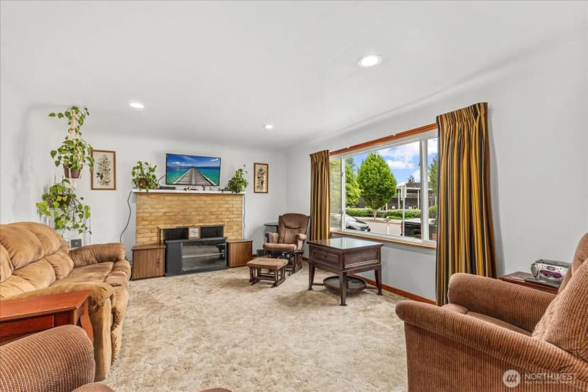 Property photo for 328 Garden Avenue N, Renton photo 7