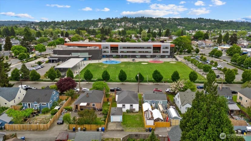 Property photo for 328 Garden Avenue N, Renton photo 29