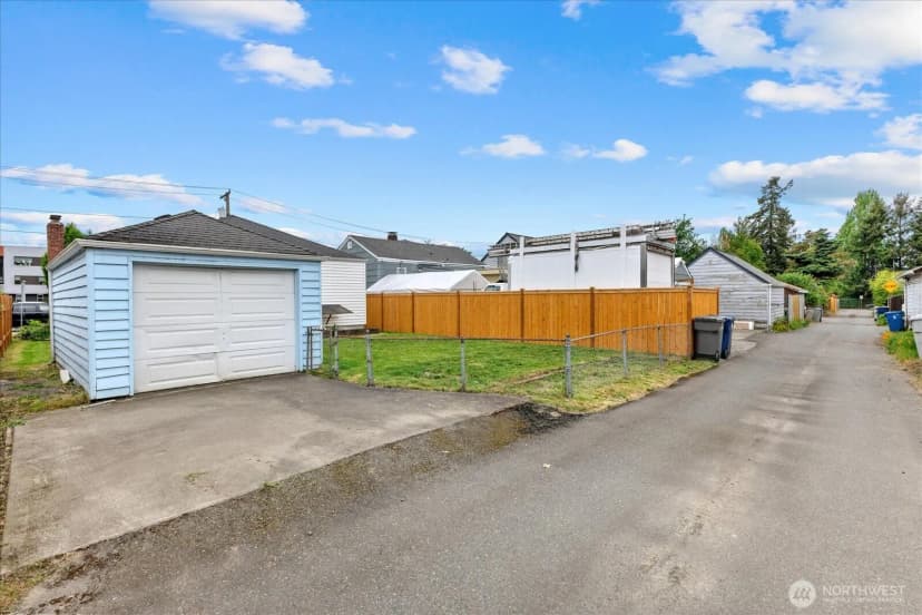 Property photo for 328 Garden Avenue N, Renton photo 26