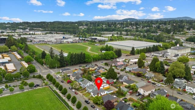 Property photo for 328 Garden Avenue N, Renton photo 5