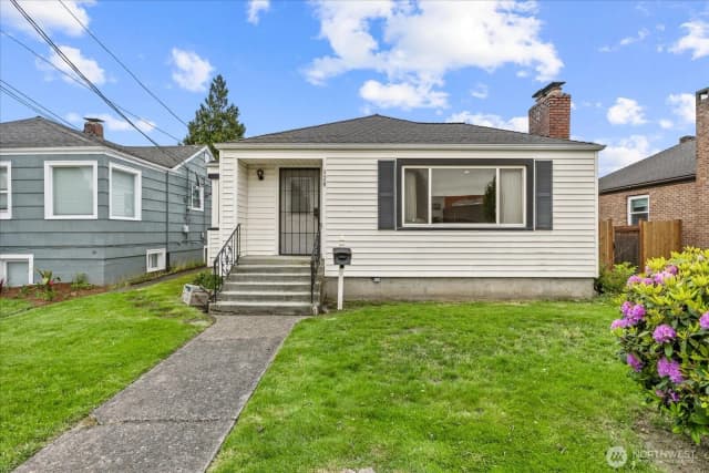 Property photo for 328 Garden Avenue N, Renton