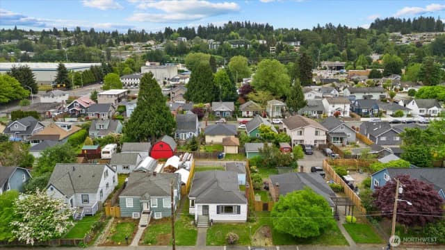 Property photo for 328 Garden Avenue N, Renton photo 4