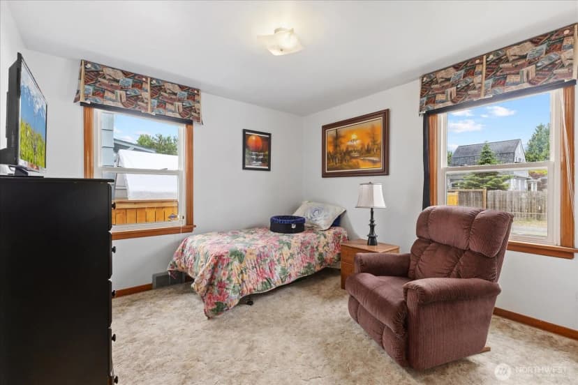 Property photo for 328 Garden Avenue N, Renton photo 18