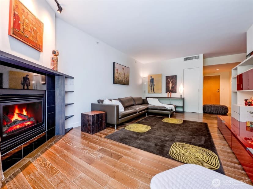 Property photo for 2929 1st Avenue #207, Seattle photo 3