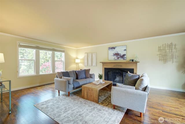 Property photo for 225 131st Avenue Ne, Bellevue photo 3