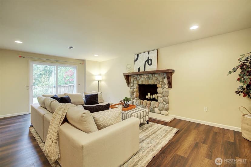 Property photo for 225 131st Avenue Ne, Bellevue photo 17
