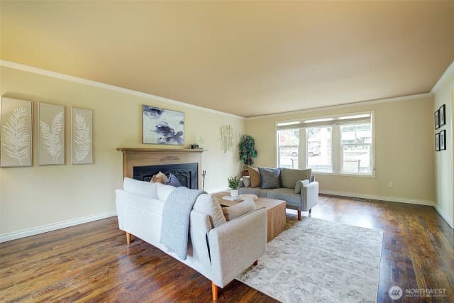 Property photo for 225 131st Avenue Ne, Bellevue photo 4