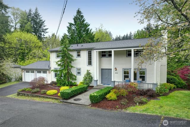 Property photo for 225 131st Avenue Ne, Bellevue, WA 98005