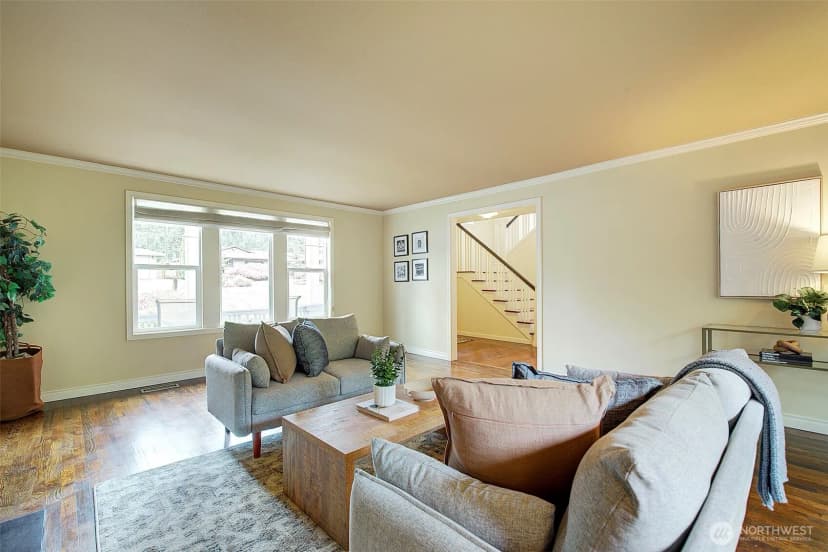 Property photo for 225 131st Avenue Ne, Bellevue photo 5