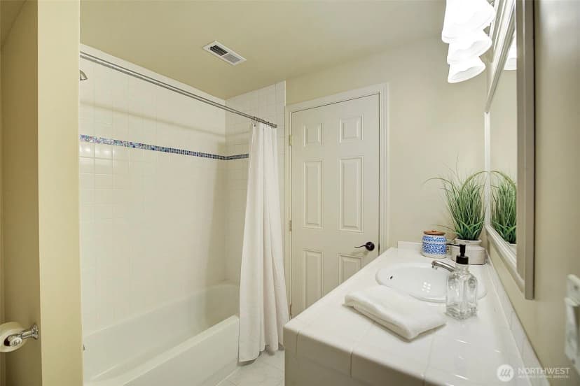 Property photo for 225 131st Avenue Ne, Bellevue photo 21