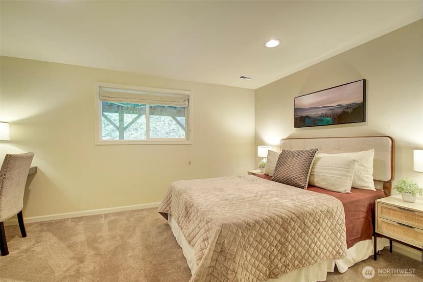 Property photo for 225 131st Avenue Ne, Bellevue photo 19