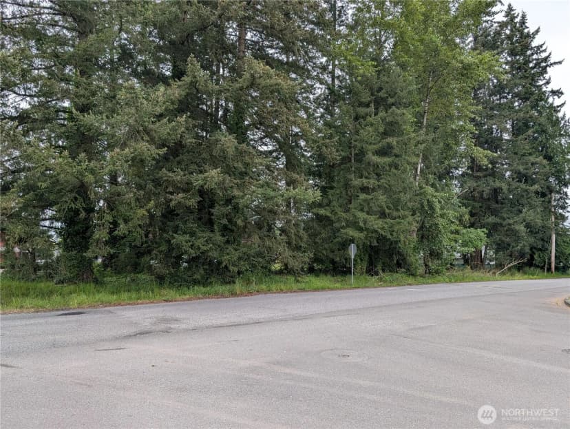 Property photo for 18501 Smokey Point Boulevard, Arlington photo 3