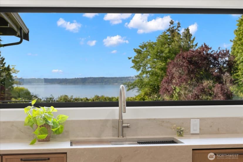 Property photo for 29811 Marine View Drive Sw, Federal Way photo 10