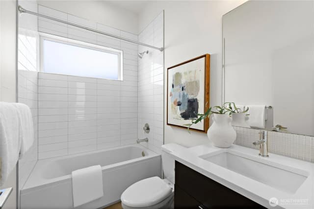 Property photo for 705 18th Avenue S #b, Seattle photo 4