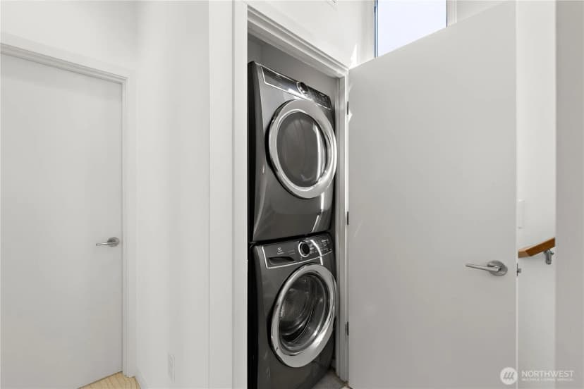 Property photo for 705 18th Avenue S #b, Seattle photo 18