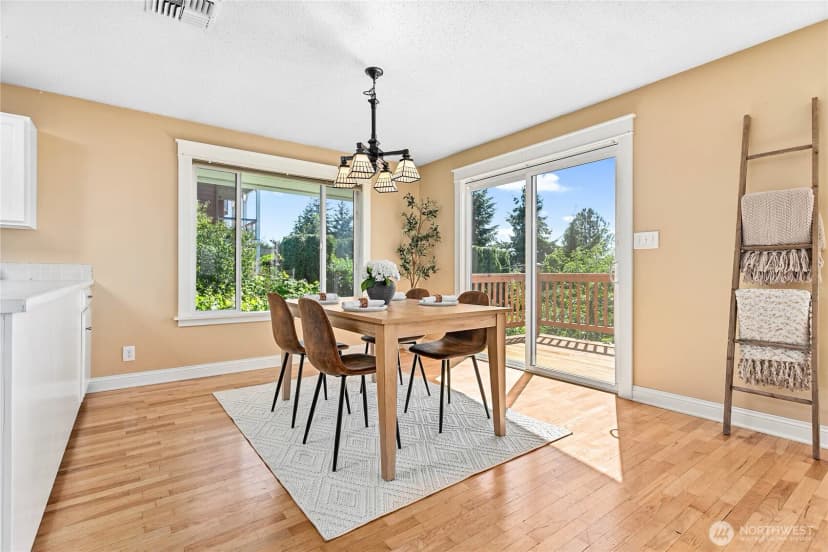 Property photo for 909 Queen Street, Bellingham photo 9