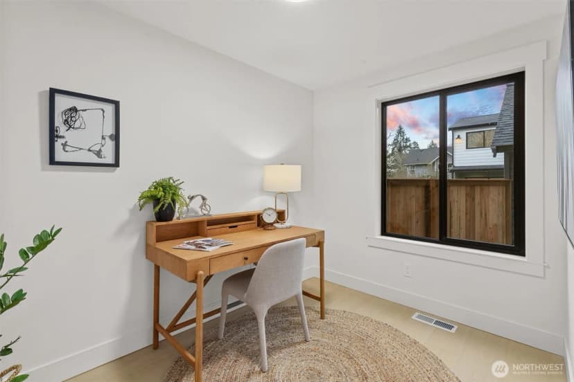 Property photo for 12562 17th Avenue Ne, Seattle photo 16