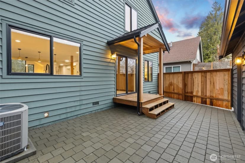 Property photo for 12562 17th Avenue Ne, Seattle photo 26