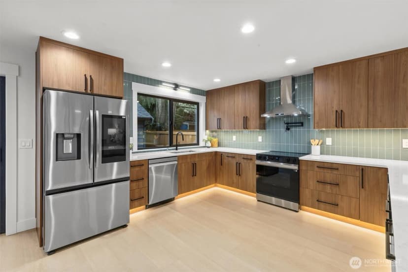 Property photo for 12562 17th Avenue Ne, Seattle photo 12