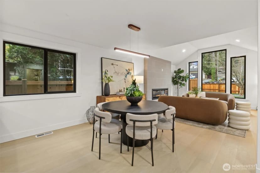 Property photo for 12562 17th Avenue Ne, Seattle photo 8